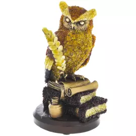 Скульптура из янтаря "Сова с пером"