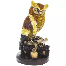 Скульптура из янтаря "Сова с пером"