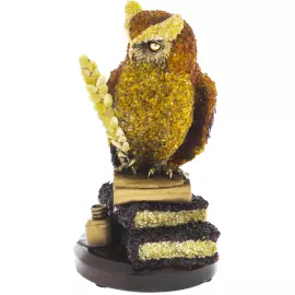 Скульптура из янтаря "Сова с пером"