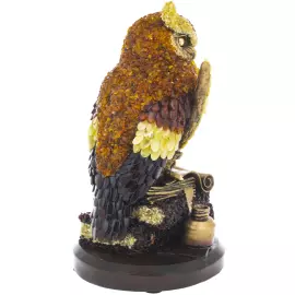 Скульптура из янтаря "Сова с пером"