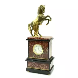 Jasper mantel clock "Horse with a blanket"