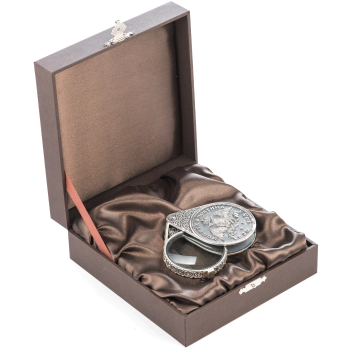Magnifying glass made of silver "Coin"