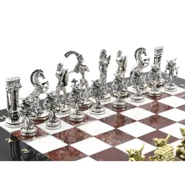 Подарочные шахматы из долерита и креноида "Минотавр"