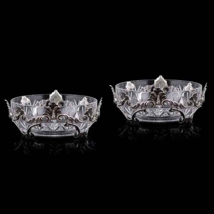 A pair of Moderna candy bowls