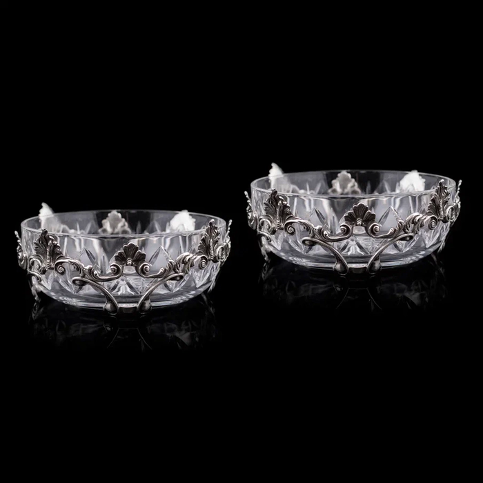A pair of Moderna candy bowls