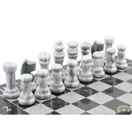 Подарочные шахматы из змеевика и гранита