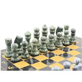 Подарочные шахматы из змеевика, гранита и мрамора