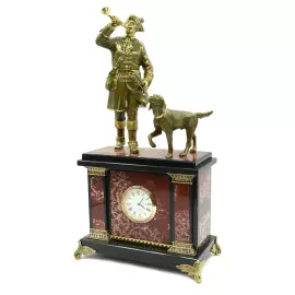 Jasper and dolerite mantel clock "Hunter with a dog"