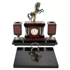 Настольный набор из яшмы "Конь на дыбах"