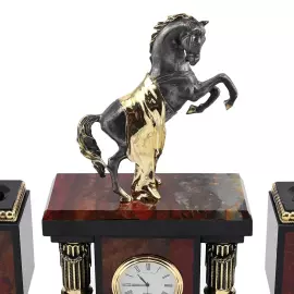 Настольный набор из яшмы "Конь на дыбах"