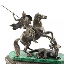 Mantel clock made of malachite and bronze "George the Victorious"