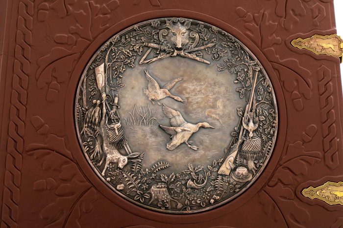 Leather-bound gift book "Hunting" (K. Bluchel) in a box
