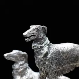 Скульптура "Борзые"