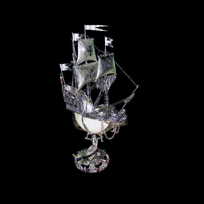 Серебряный корабль "Каравелла" с раковиной Nautilus