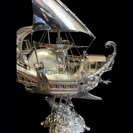 Серебряный корабль "Морской дворец" с раковиной Nautilus