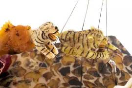 Композиция из янтаря "Сон Дали"