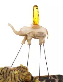 Композиция из янтаря "Сон Дали"