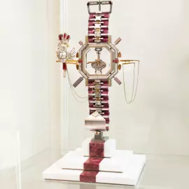 Exclusive table clock "Parrot Clock"