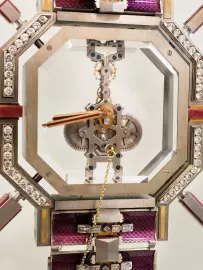 Exclusive table clock "Parrot Clock"