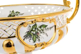 Ваза с ручками, белая с рисунком ландыш Ваза с ручками, белая с рисунком ландыш