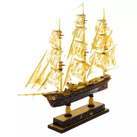 Корабль из янтаря "Барк"