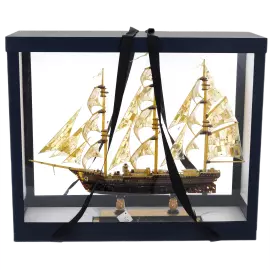 Корабль из янтаря "Барк"