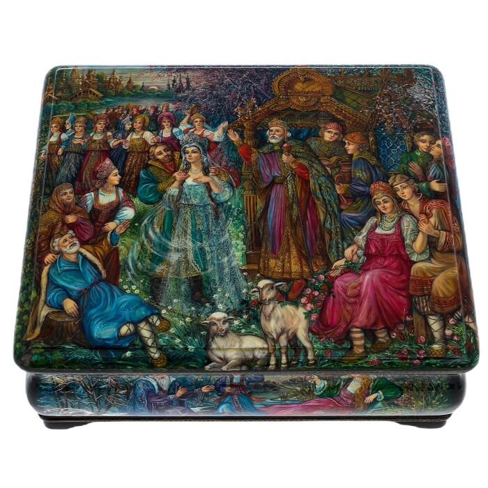 The box "Snow Maiden" is a Lackey