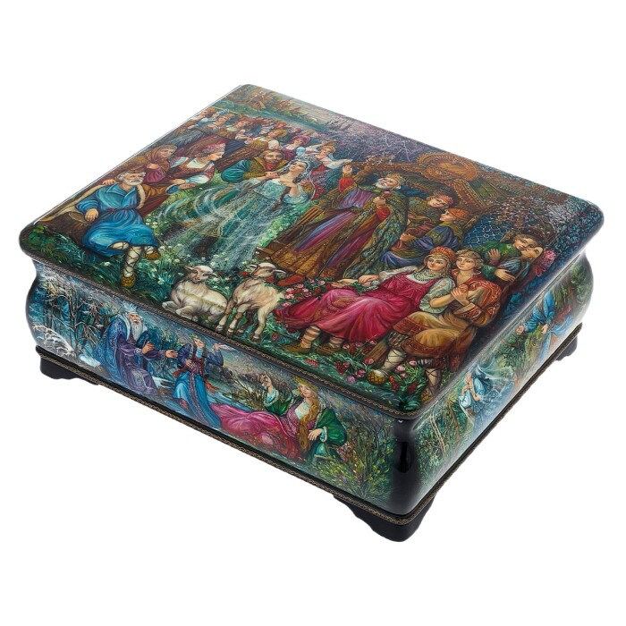 The box "Snow Maiden" is a Lackey