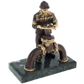 Статуэтка из бронзы "Газовщик с трубой" змеевик