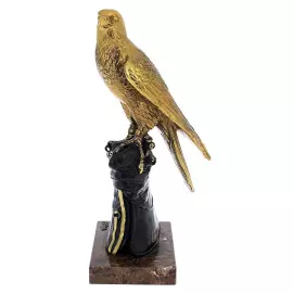 Скульптура "Cокол в руке" позолота (Falcon in hand, gilding)