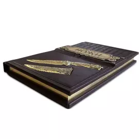 Книга в кожаном переплете "Ножи"