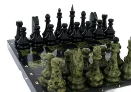 Шахматы из змеевика "Каменный век" средние Шахматы из змеевика "Каменный век" средние