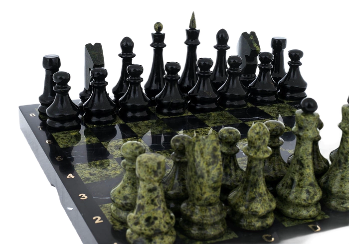 Stone Age Serpentine chess is average