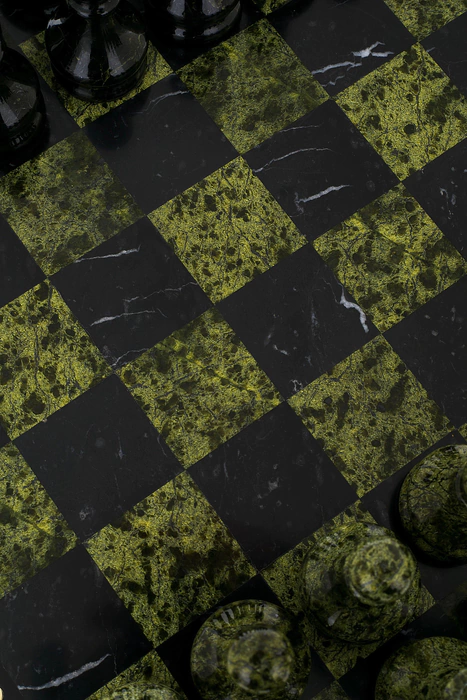 Stone Age Serpentine chess is average