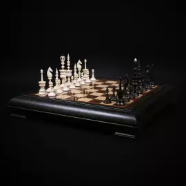 Шахматы из бивня мамонта и эбена "Селенус Люкс"