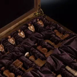 Chess made of oak "Neftyaniki"