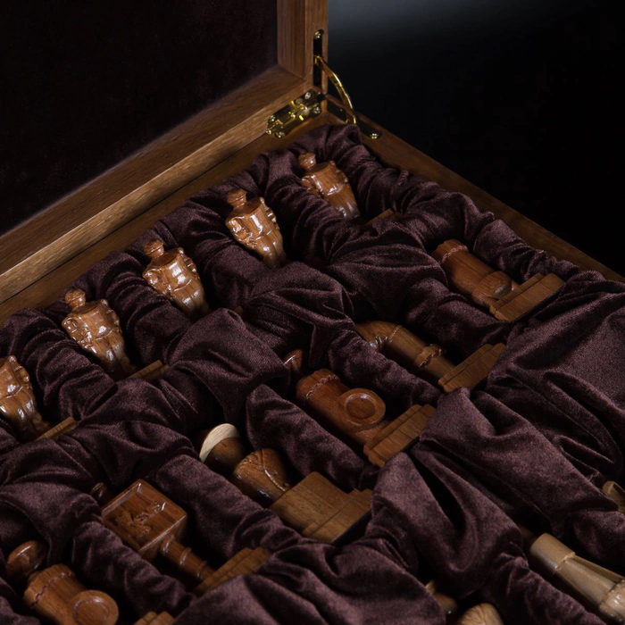 Chess made of oak "Neftyaniki"