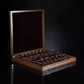 Chess made of oak "Neftyaniki"