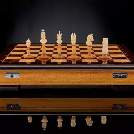 Шахматы из дерева и бивня мамонта "Неаполь"