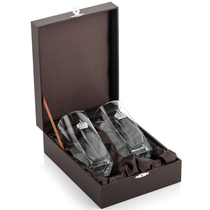 A set of Corona water glasses with a silver plaque, for 2 persons
