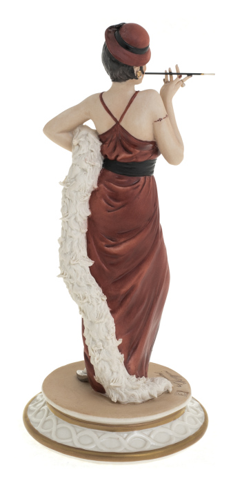 Statuette "Lady with a cigarette", color: multicolored