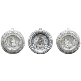 Набор из 3 серебряных ёлочных шаров "Счастливое детство" в подарочной коробке Набор из 3 серебряных ёлочных шаров "Счастливое детство" в подарочной коробке