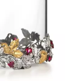 Вазочка для чая "Земляника" с серебром и корундами