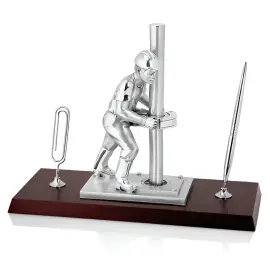 Скульптура "Нефтяник" Скульптура "Нефтяник"