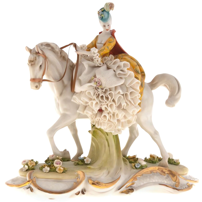 Statuette "Lady on horseback"
