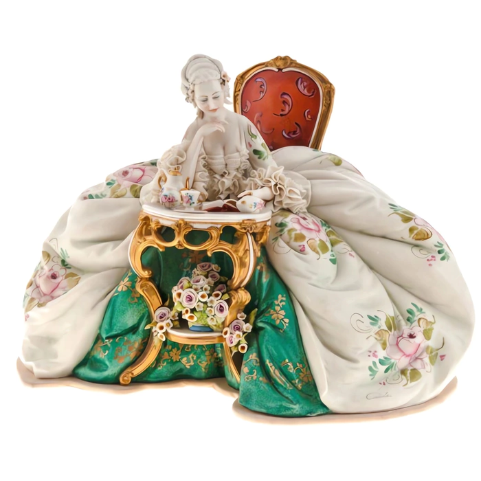 Statuette "Reading Lady"