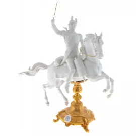 Скульптура "Драгун на коне" белая
