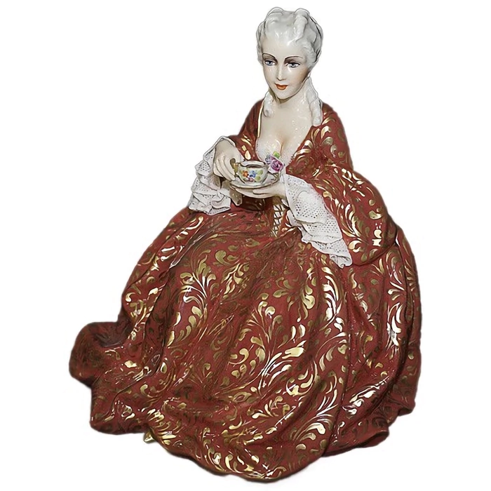 Statuette "Lady with a cup"