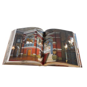 Gift book "Moscow Kremlin" in two languages (in a box)