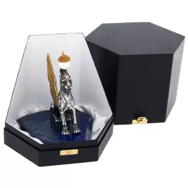 Souvenir "Griffin" on lapis lazuli